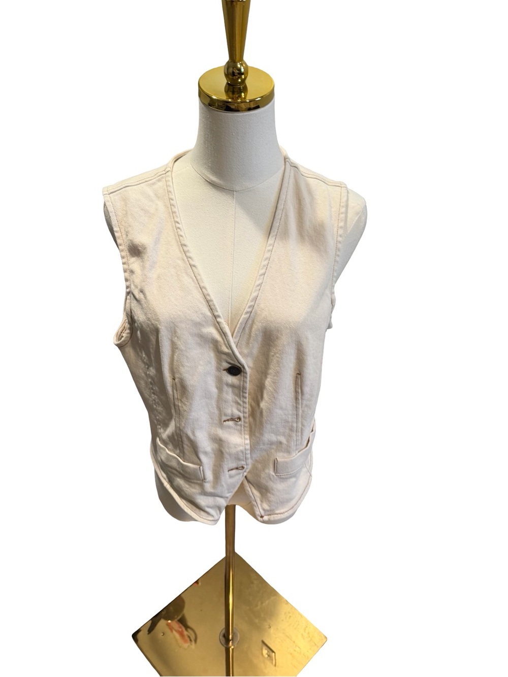 Steve Madden Sleeveless V-Neck Button Front Cream vest